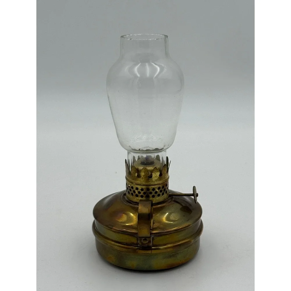 Vintage Brass Battery Operated Hurricane Lamp Portable Glass Chimney Lantern